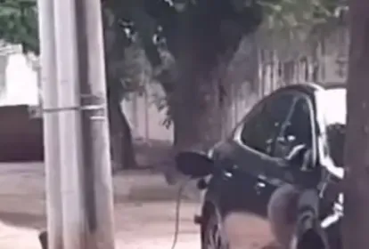 Carregar Carro Elétrico em Postes é Crime e Oferece Riscos Graves