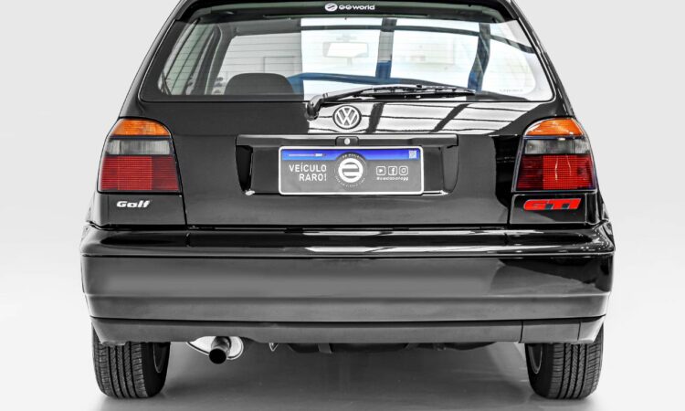 Golf GTI raríssimo com 31 anos e apenas 34 mil km surpreende pelo valor de mercado