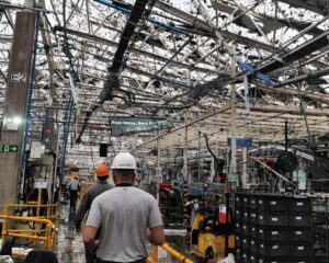 Toyota pode parar produção no Brasil até 2026 e crise ameaça concessionárias