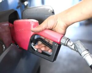 Gasolina cai para R$ 2,71 por litro em todo o Brasil após nova redução da Petrobras