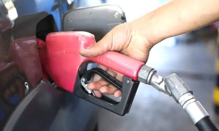 Gasolina cai para R$ 2,71 por litro em todo o Brasil após nova redução da Petrobras