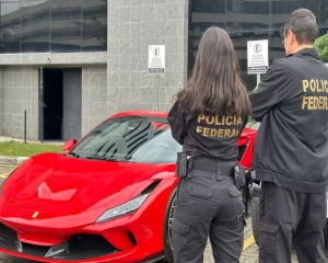PF rastreia frota de R$ 28 milhões ligada à “Farra do INSS” — Ferrari, Porsche e BMW entre os carros apreendidos