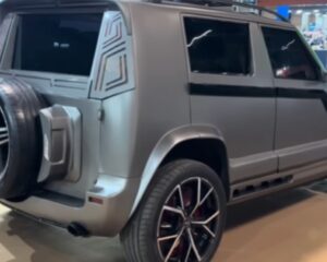 Engenharia do Nordeste! SUV Artesanal Feito em Chapa de Aço, Motor 4.0 e Portas Automáticas Rouba a Cena no Salão do Automóvel