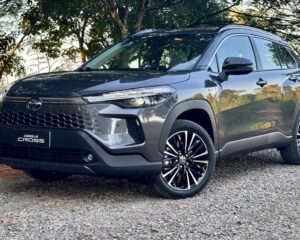 Toyota Desafia o Mundo: O Híbrido Flex que Deixou Volkswagen, Honda e Stellantis Correndo Atrás em 2025!