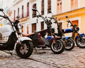 Fim da Farra nas Ciclovias: A Partir de 2026, Cinquentinhas Precisam de Placa