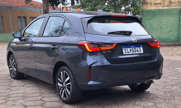 Honda City Hatch Engenharia japonesa focada em aproveitamento energético.