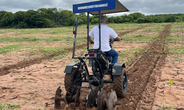 Moto-Trator da Embrapa está Mecanizando a Agricultura Familiar