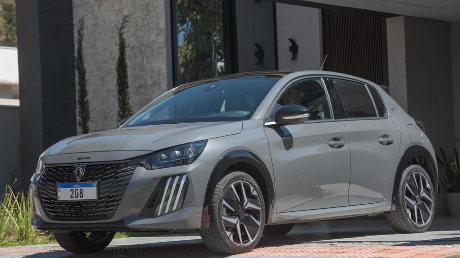 Peugeot 208 1.0 Estilo aliado ao motor Firefly de alta eficiência.