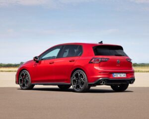 Golf GTI esportivo popular lá fora, artigo de luxo aqui Comparativo de Preço Revela Diferença Chocante mesmo carro no Brasil, EUA e Europa