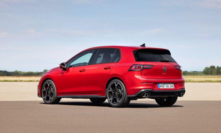Golf GTI esportivo popular lá fora, artigo de luxo aqui Comparativo de Preço Revela Diferença Chocante mesmo carro no Brasil, EUA e Europa